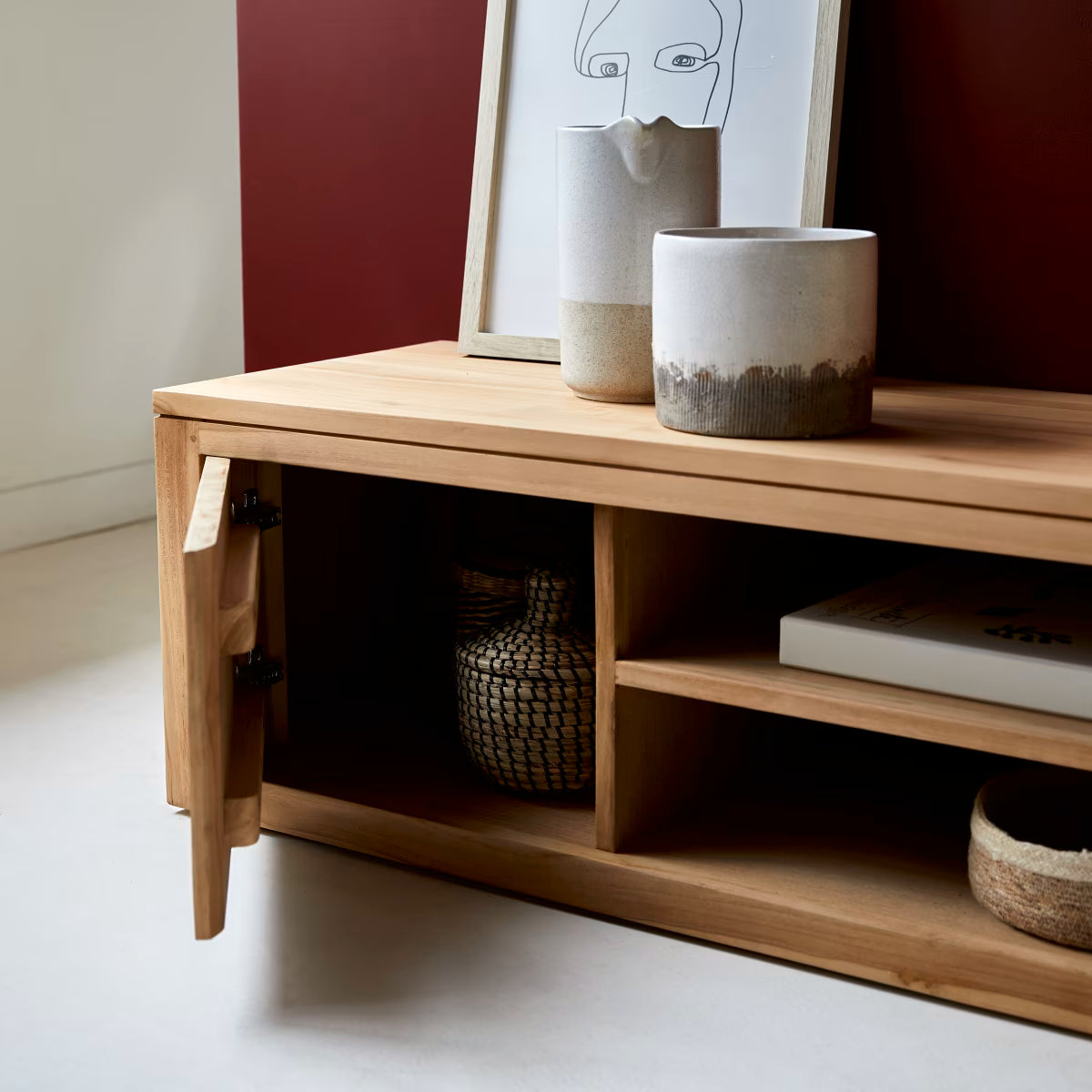 Tv unit  4