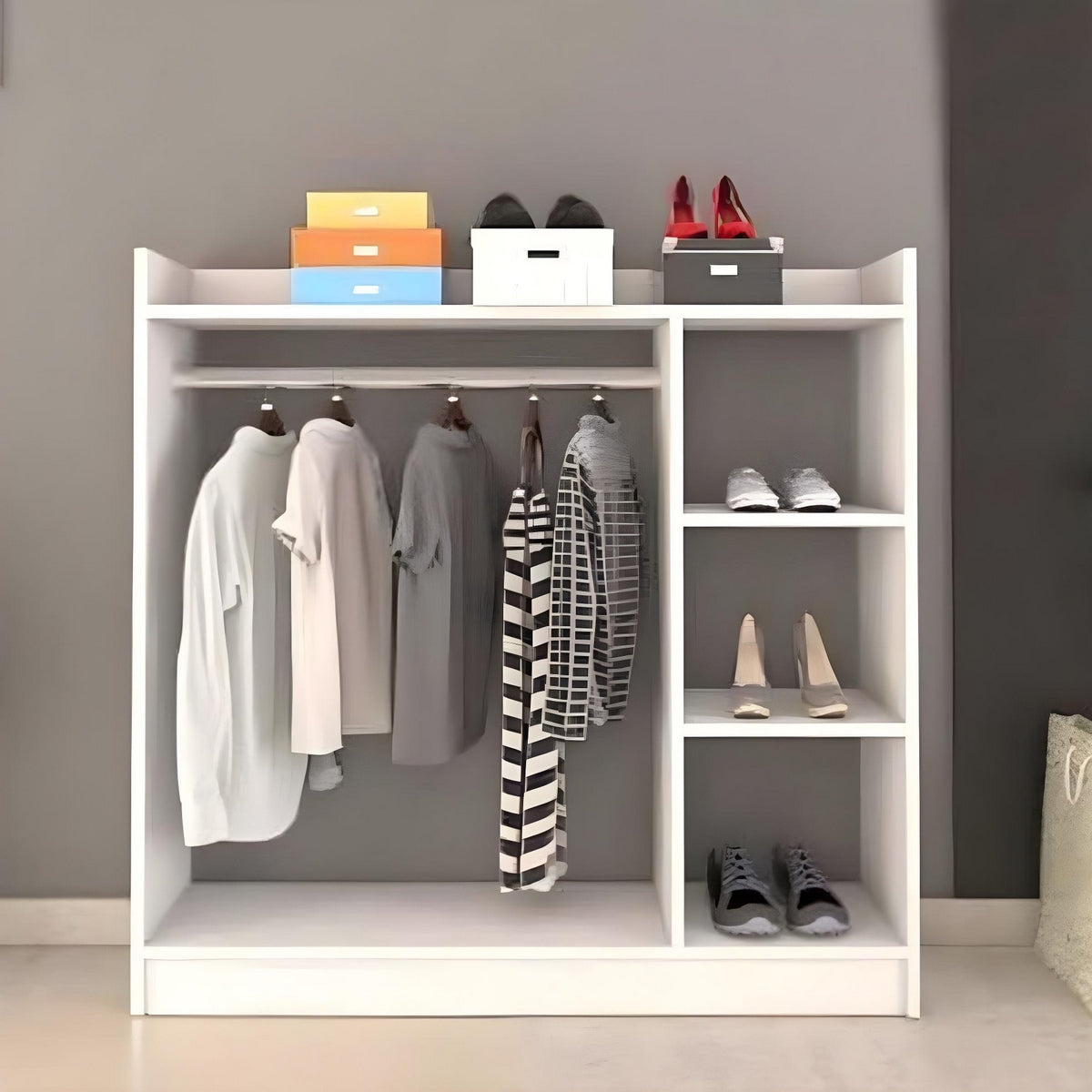 Dresser 8