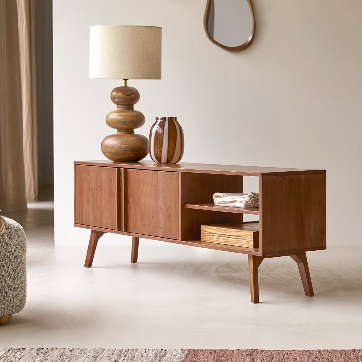 Tv unit 9