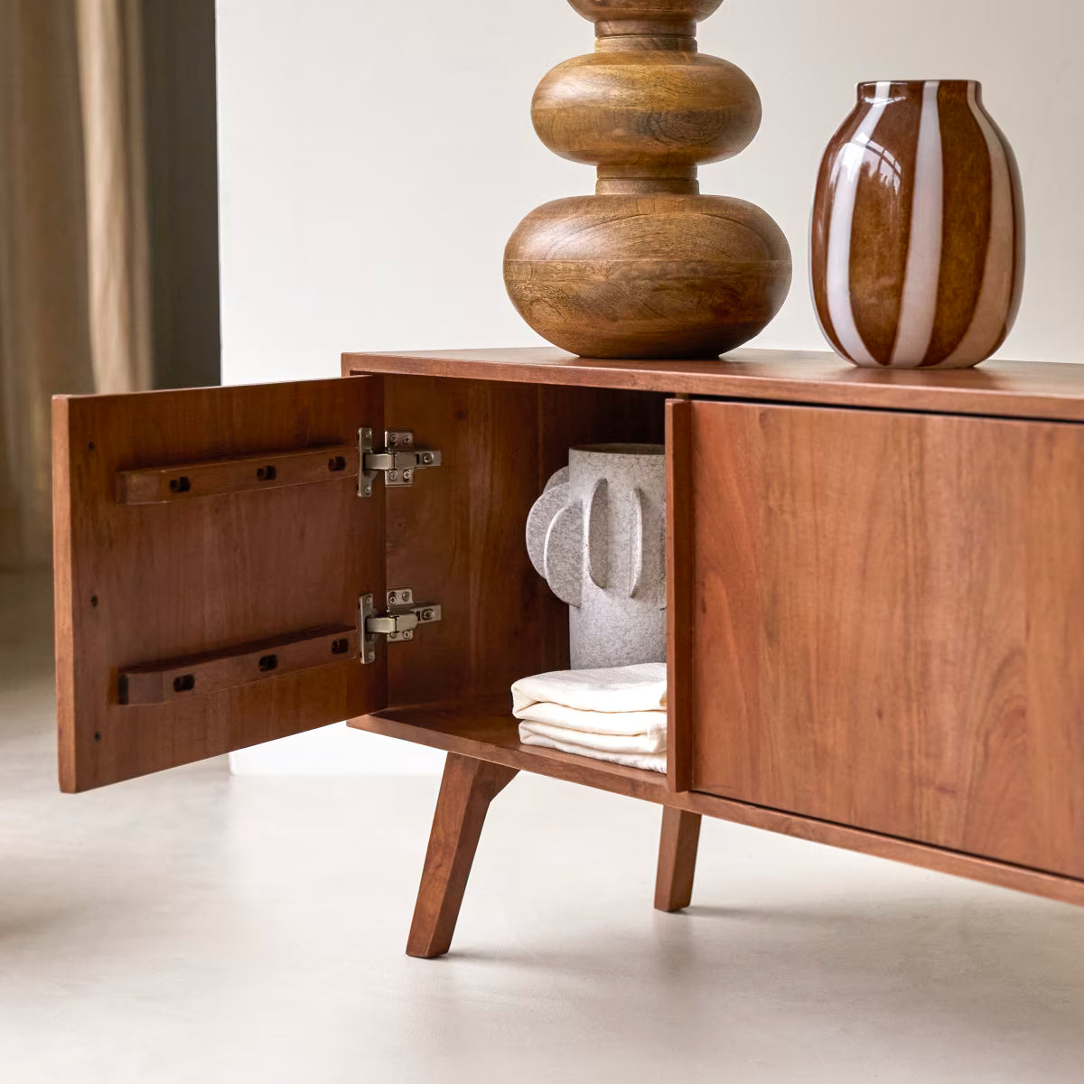 Tv unit 9